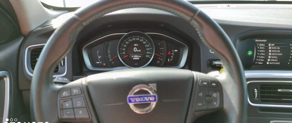 Volvo V60 cena 51800 przebieg: 246200, rok produkcji 2017 z Wleń małe 301